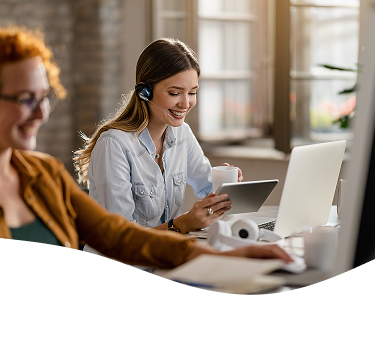 Equipe de atendimento em ambiente corporativo