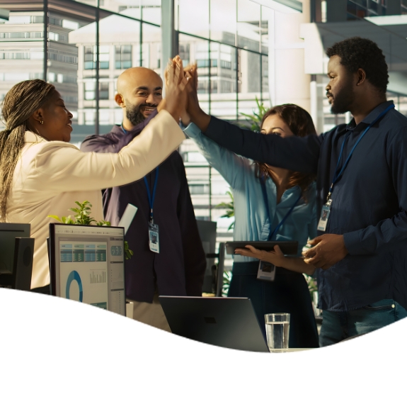 Equipe de profissionais em ambiente corporativo