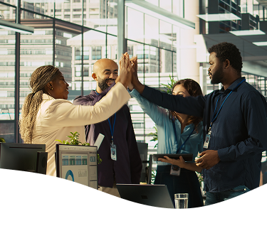 Equipe de profissionais em ambiente corporativo